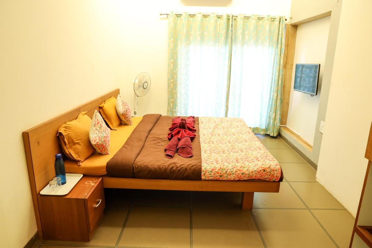 Bed and Breakfast Surya Kiran Miramar Panadží Exteriér fotografie