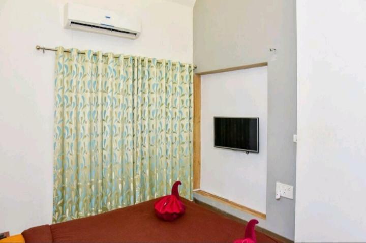 Bed and Breakfast Surya Kiran Miramar Panadží Exteriér fotografie